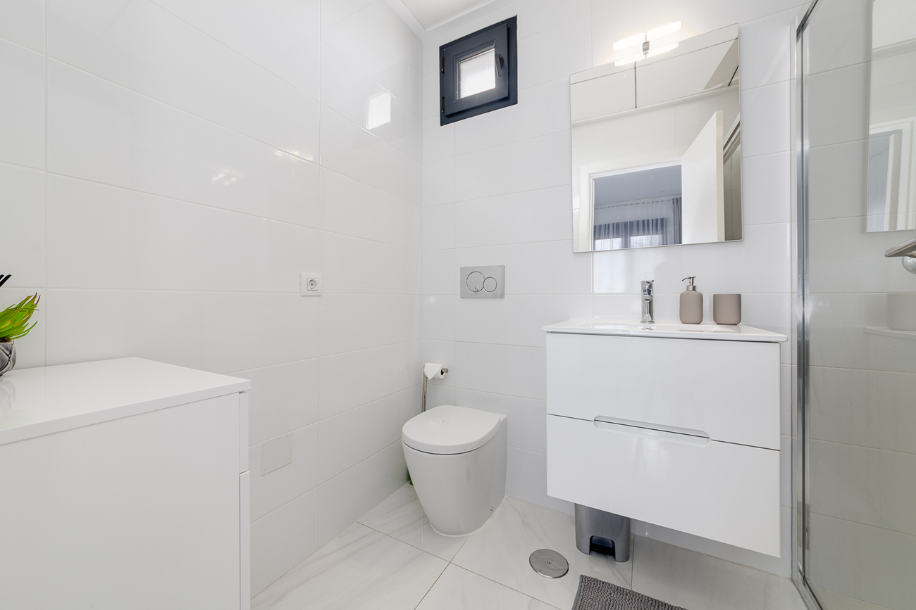 For sale - 3 Bedroom 3 Bathroom Town House in Villamartin - Costa Blanca  - Alicante
