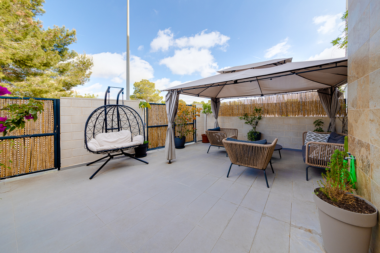 For sale - 3 Bedroom 3 Bathroom Town House in Villamartin - Costa Blanca  - Alicante