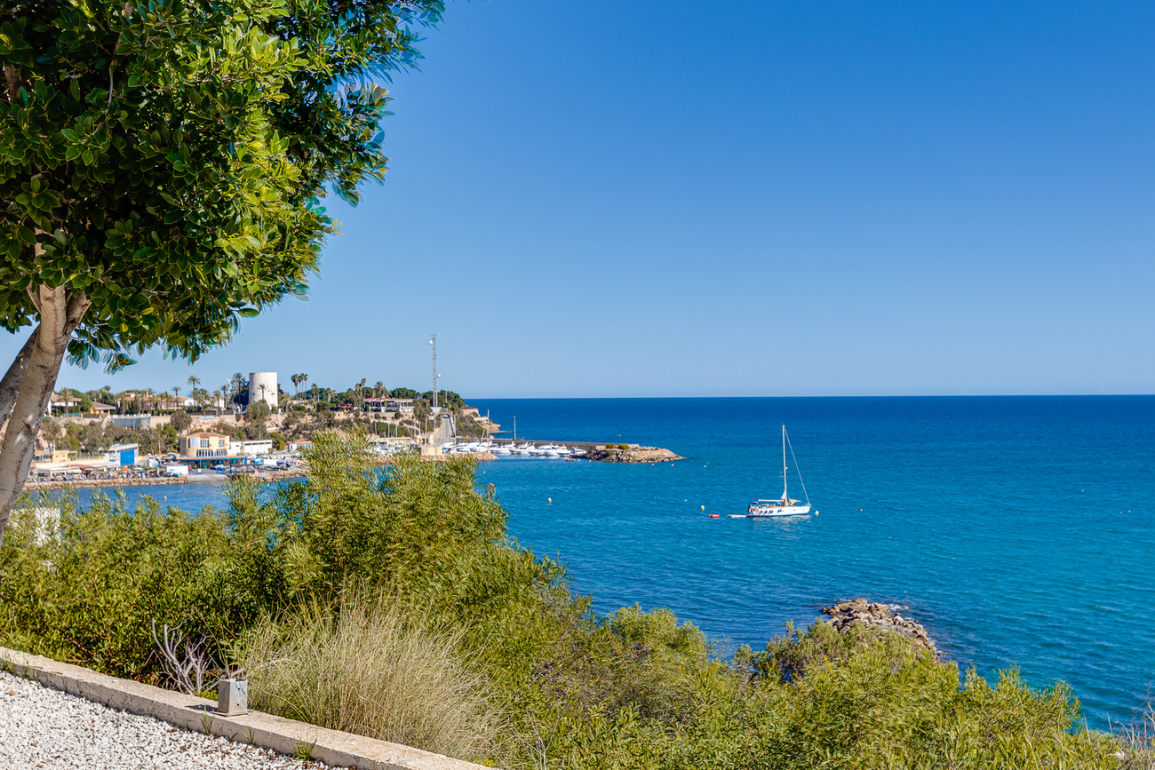 For sale - 3 Bedroom 3 Bathroom Town House in Villamartin - Costa Blanca  - Alicante