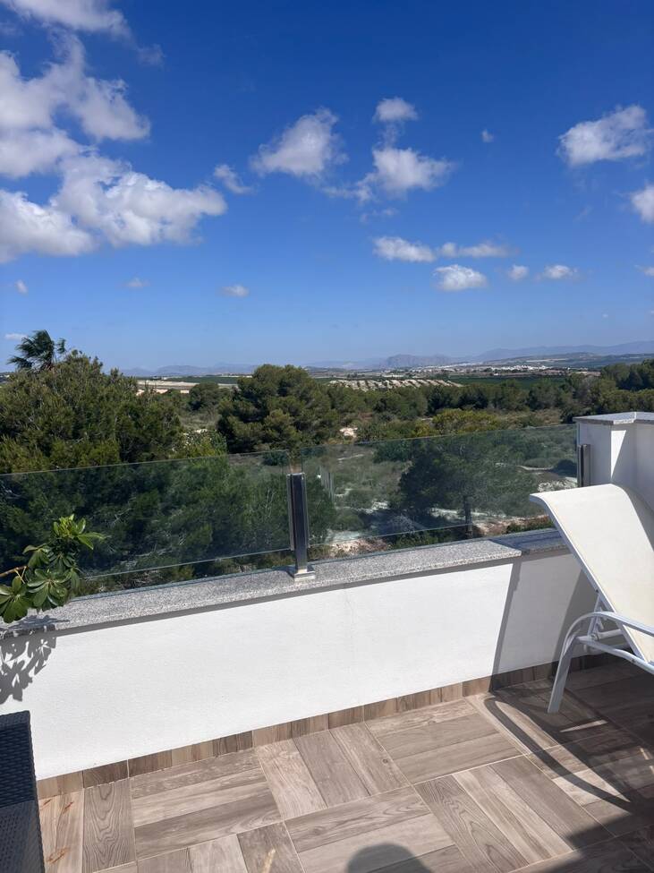 For sale - 3 Bedroom 3 Bathroom Town House in Villamartin - Costa Blanca  - Alicante