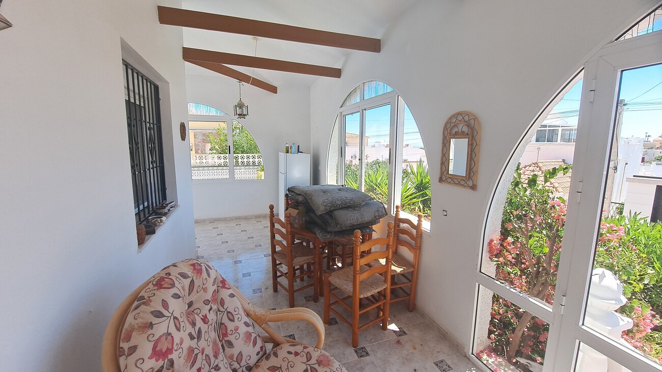 For sale - 3 Bedroom 2 Bathroom Villa in Villamartin - Blue Lagoon  - Alicante
