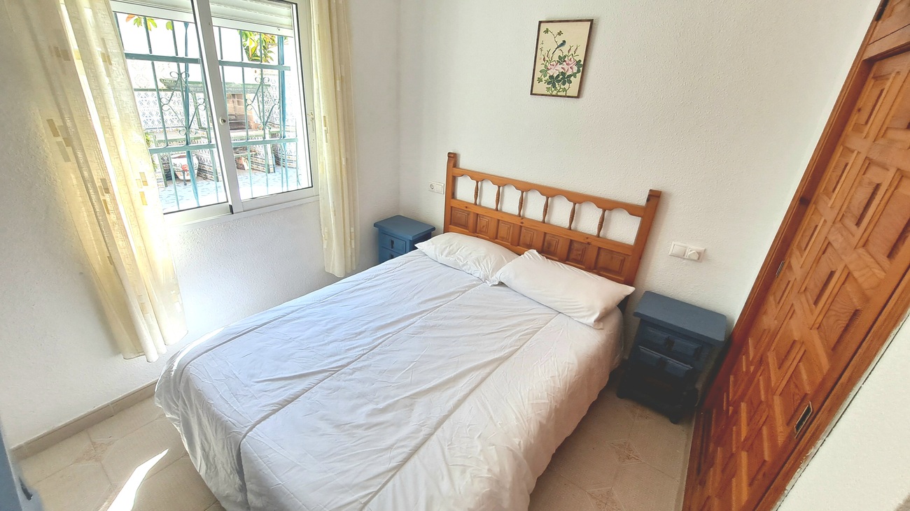 For sale - 3 Bedroom 2 Bathroom Villa in Villamartin - Blue Lagoon  - Alicante