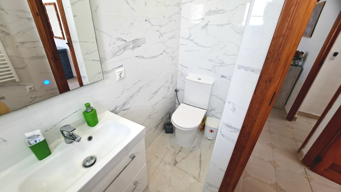 For sale - 3 Bedroom 2 Bathroom Villa in Villamartin - Blue Lagoon  - Alicante