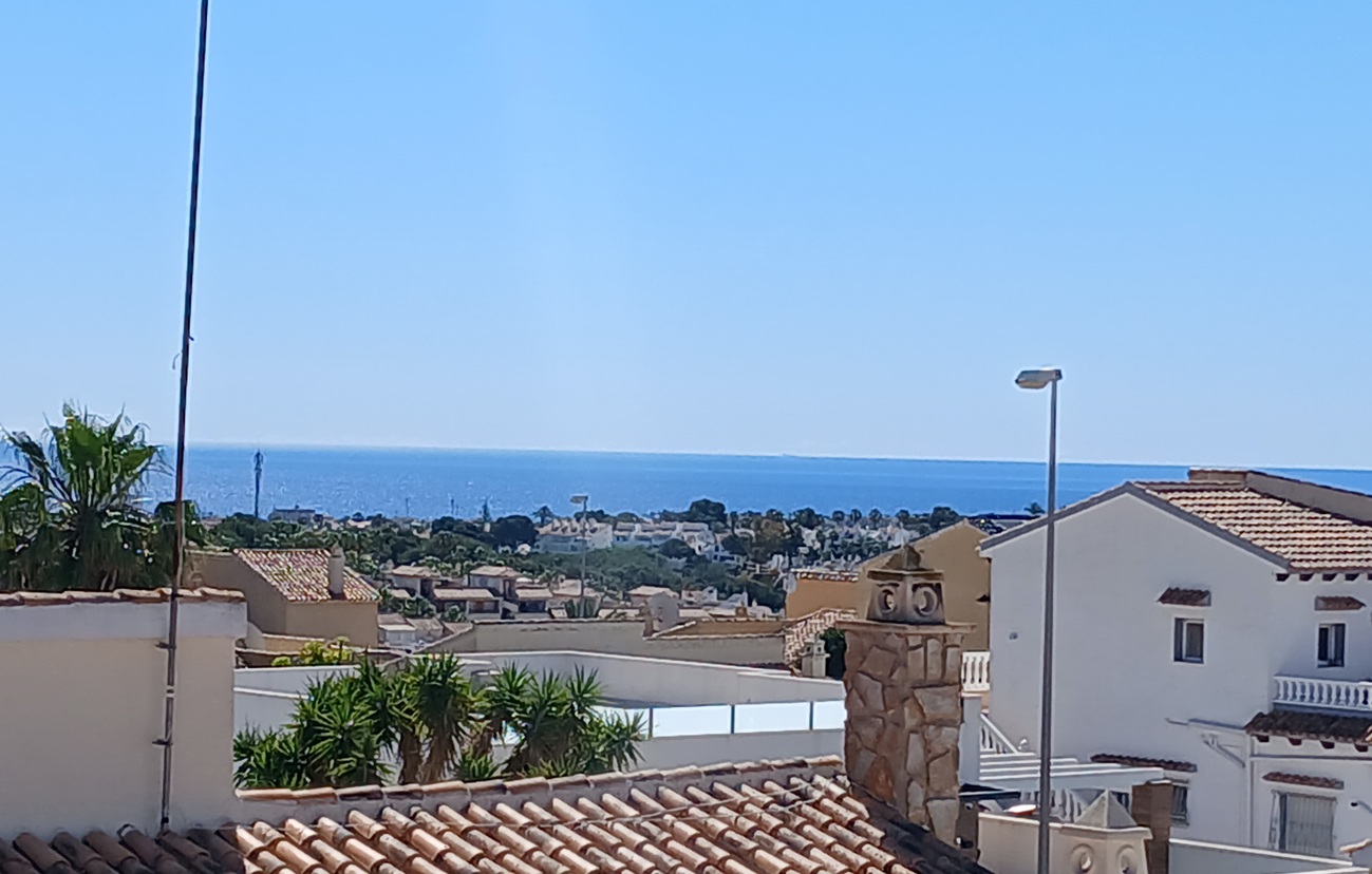 For sale - 3 Bedroom 4 Bathroom Villa in Villamartin - El Presidente  - Alicante
