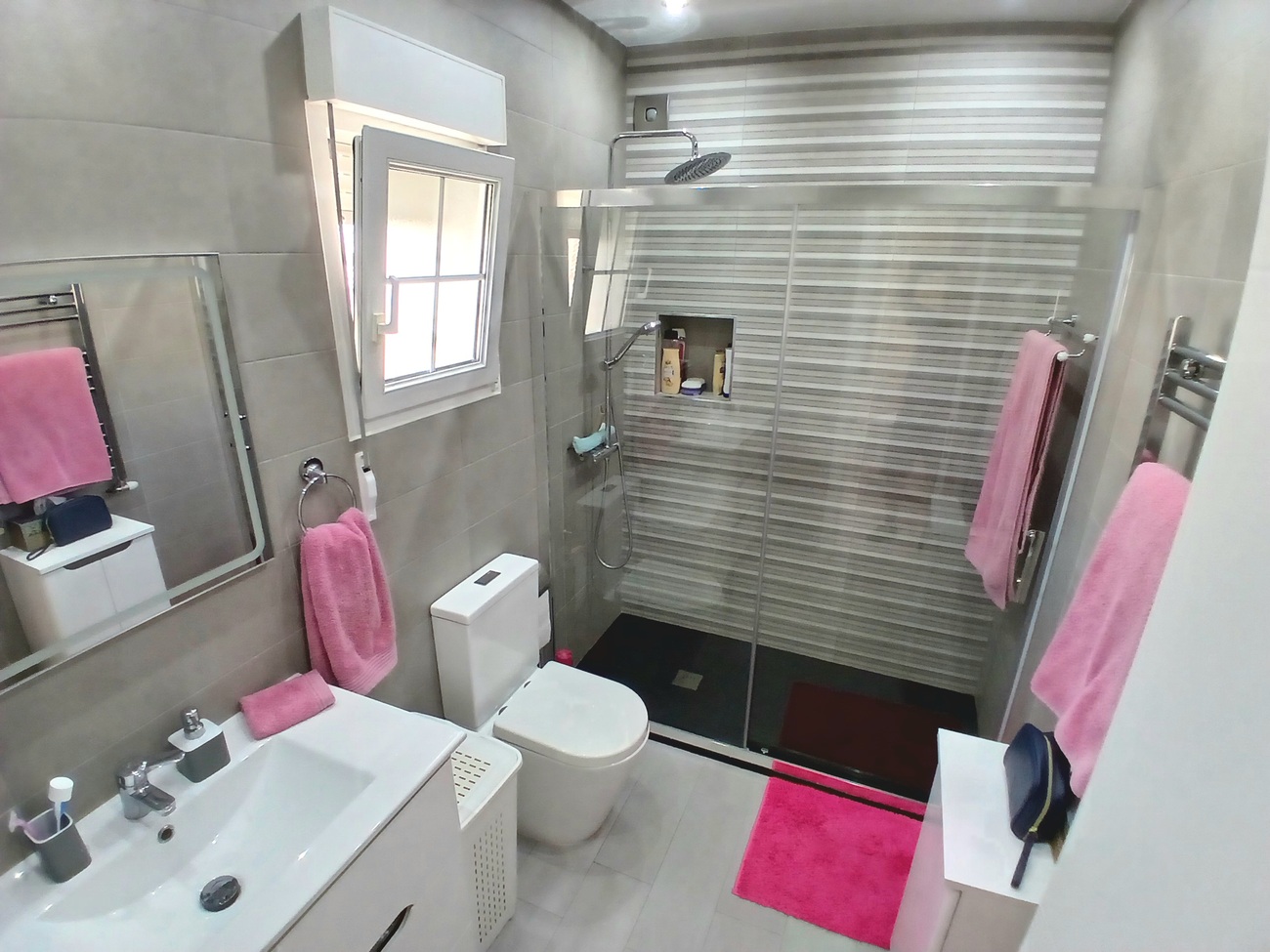 For sale - 3 Bedroom 4 Bathroom Villa in Villamartin - El Presidente  - Alicante