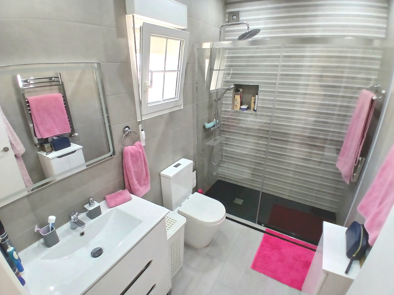 For sale - 3 Bedroom 4 Bathroom Villa in Villamartin - El Presidente  - Alicante