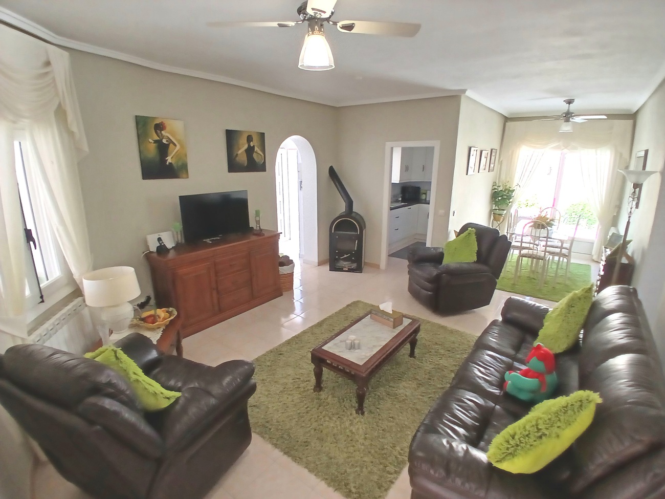 For sale - 3 Bedroom 4 Bathroom Villa in Villamartin - El Presidente  - Alicante