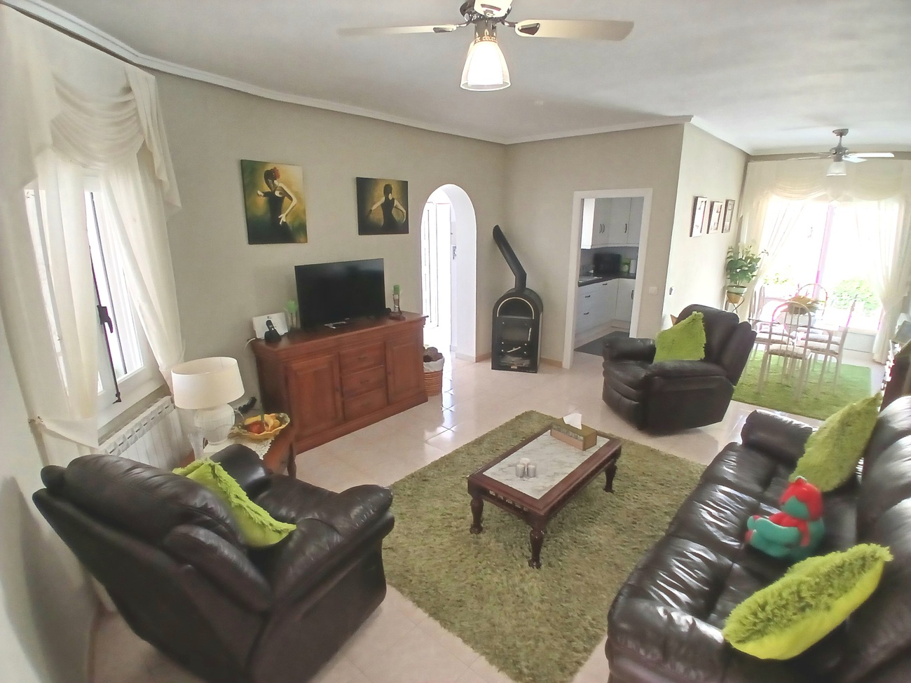 For sale - 3 Bedroom 4 Bathroom Villa in Villamartin - El Presidente  - Alicante
