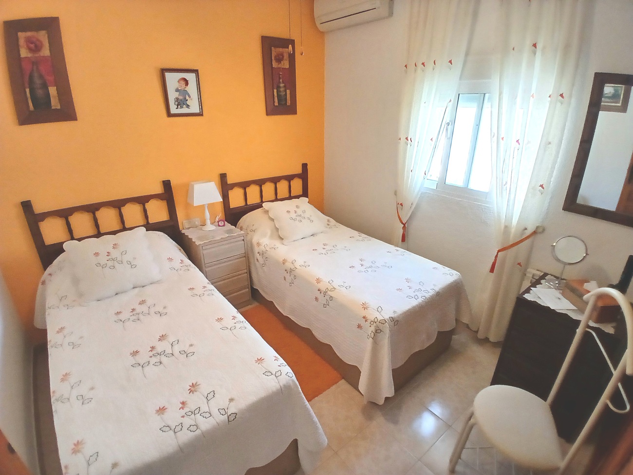 For sale - 3 Bedroom 4 Bathroom Villa in Villamartin - El Presidente  - Alicante