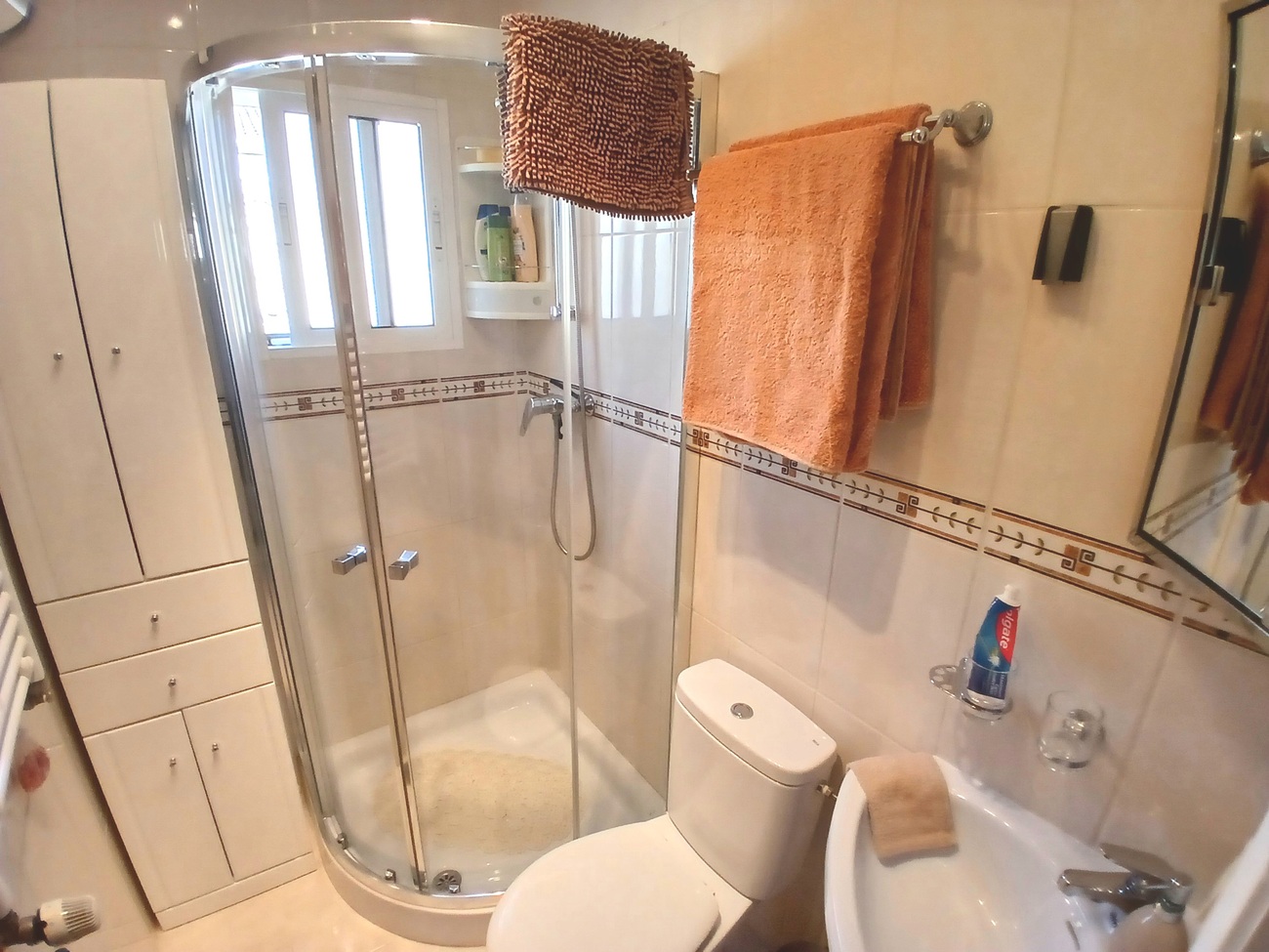 For sale - 3 Bedroom 4 Bathroom Villa in Villamartin - El Presidente  - Alicante
