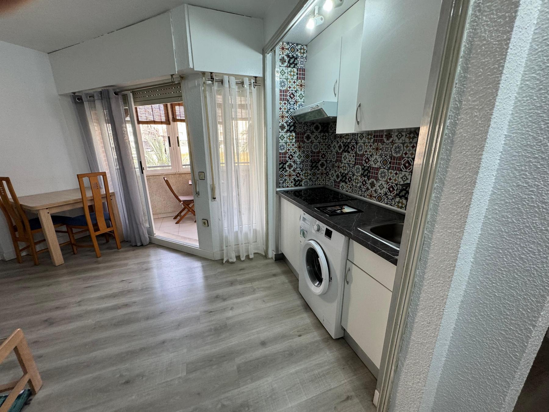 For sale - 1 Bathroom Estudio in Torrevieja - Playa de Los Locos-Curva del Palangre  - Alicante