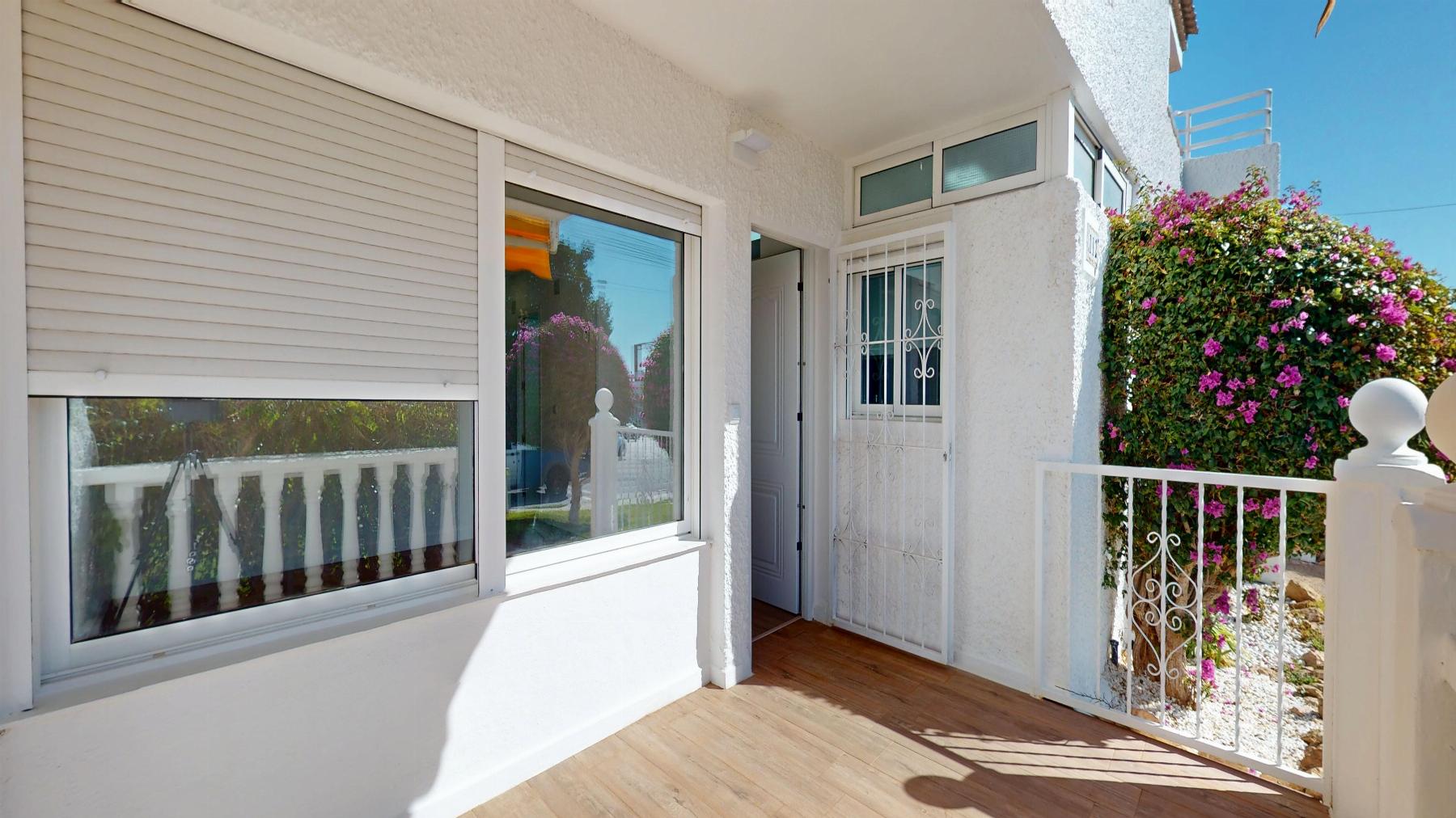 For sale - 2 Bedroom 1 Bathroom Bungalow in Orihuela Costa - Villamartin  - Alicante