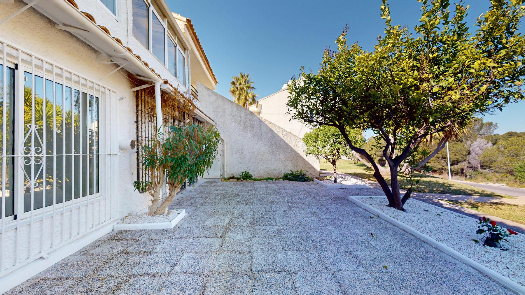 For sale - 2 Bedroom 1 Bathroom Bungalow in Orihuela Costa - Villamartin  - Alicante