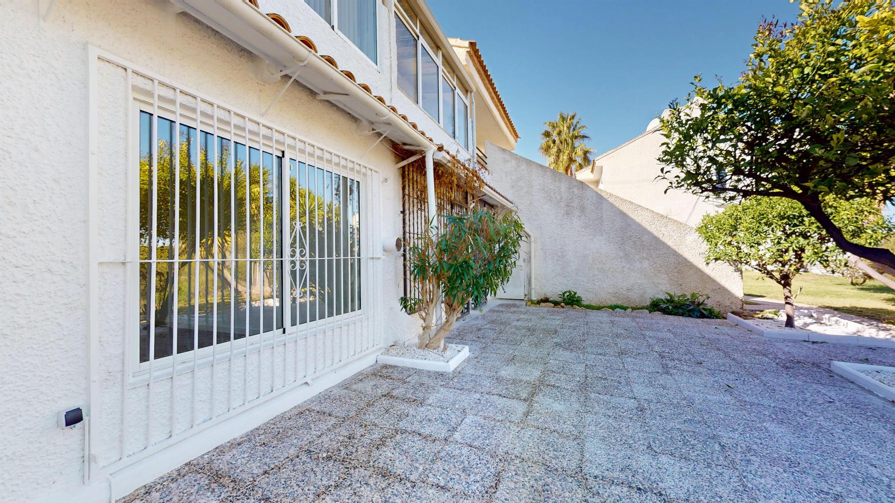 For sale - 2 Bedroom 1 Bathroom Bungalow in Orihuela Costa - Villamartin  - Alicante