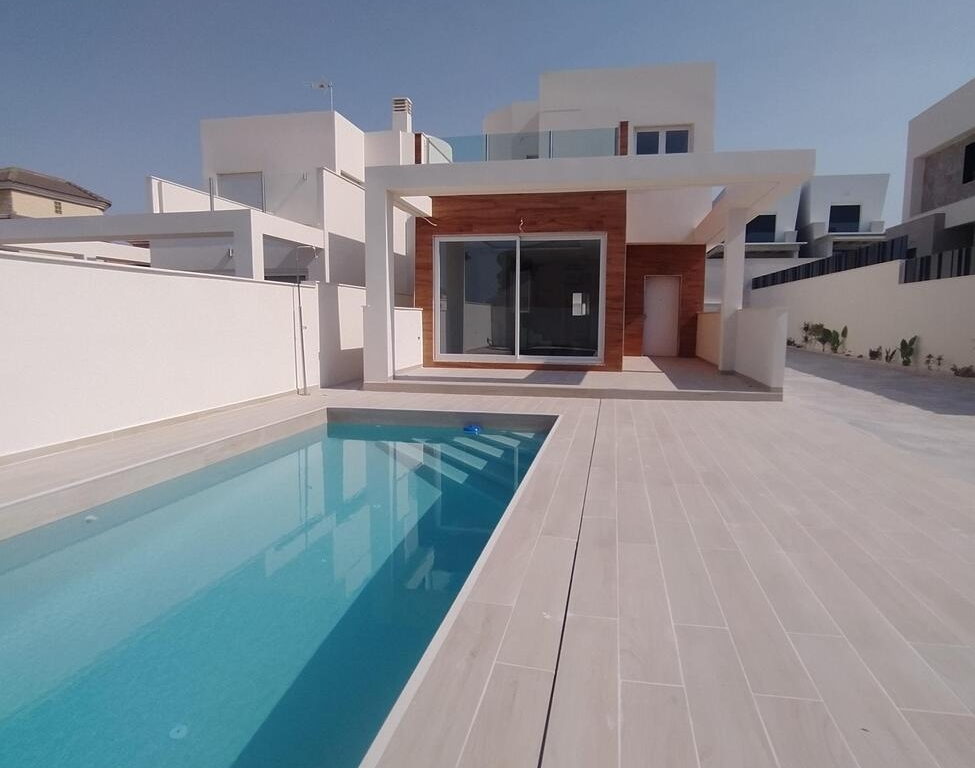 3 Bedroom 2 Bathroom Villa Penthouse in Torrevieja