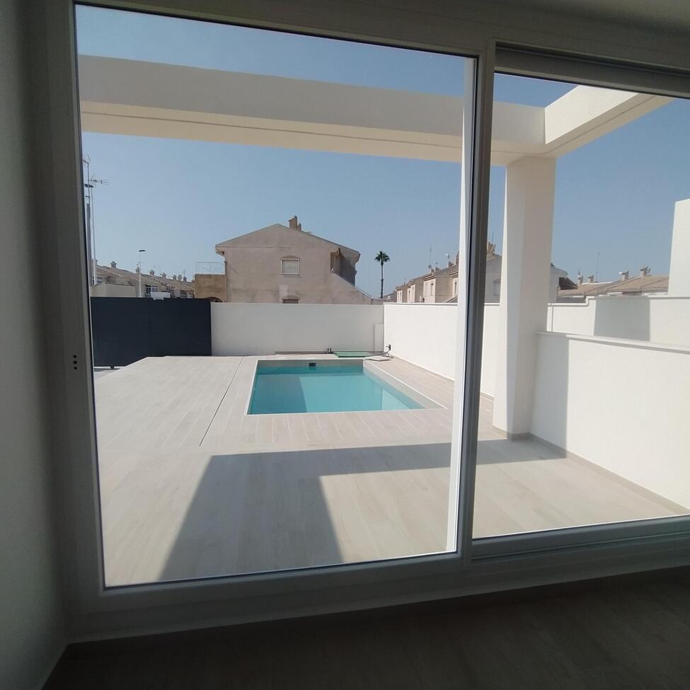 For sale - 3 Bedroom 2 Bathroom Villa Penthouse in Torrevieja - aguas nuevas  - Alicante