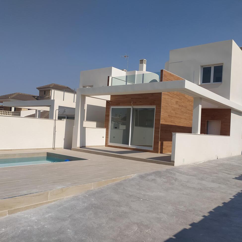 For sale - 3 Bedroom 2 Bathroom Villa Penthouse in Torrevieja - aguas nuevas  - Alicante