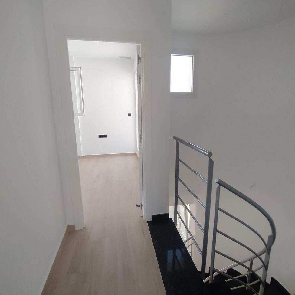 For sale - 3 Bedroom 2 Bathroom Villa Penthouse in Torrevieja - aguas nuevas  - Alicante