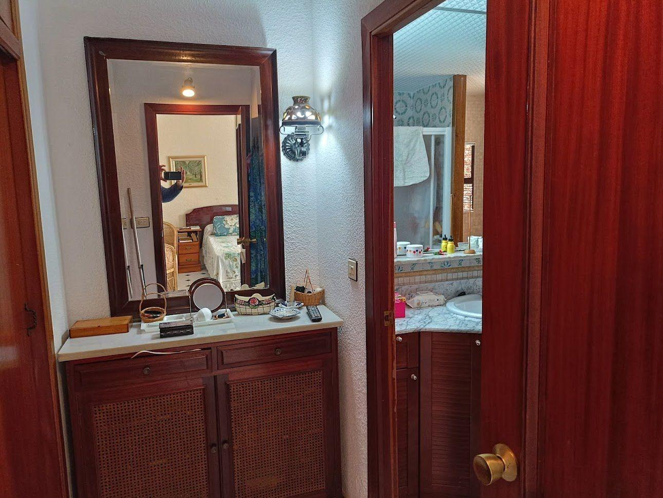 For sale - 4 Bedroom 3 Bathroom Villa in Orihuela Costa - Campoamor  - Alicante