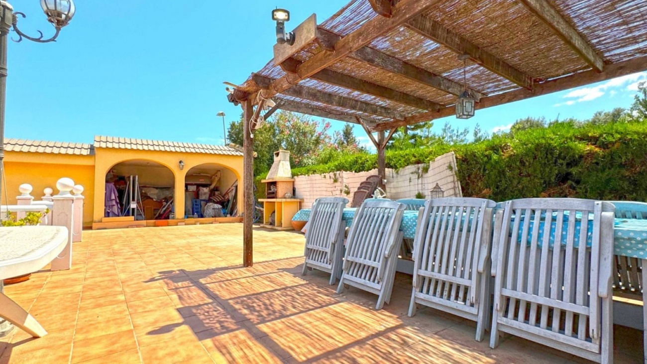 For sale - 6 Bedroom 6 Bathroom Villa in Torrevieja - Los Balcones  - Alicante