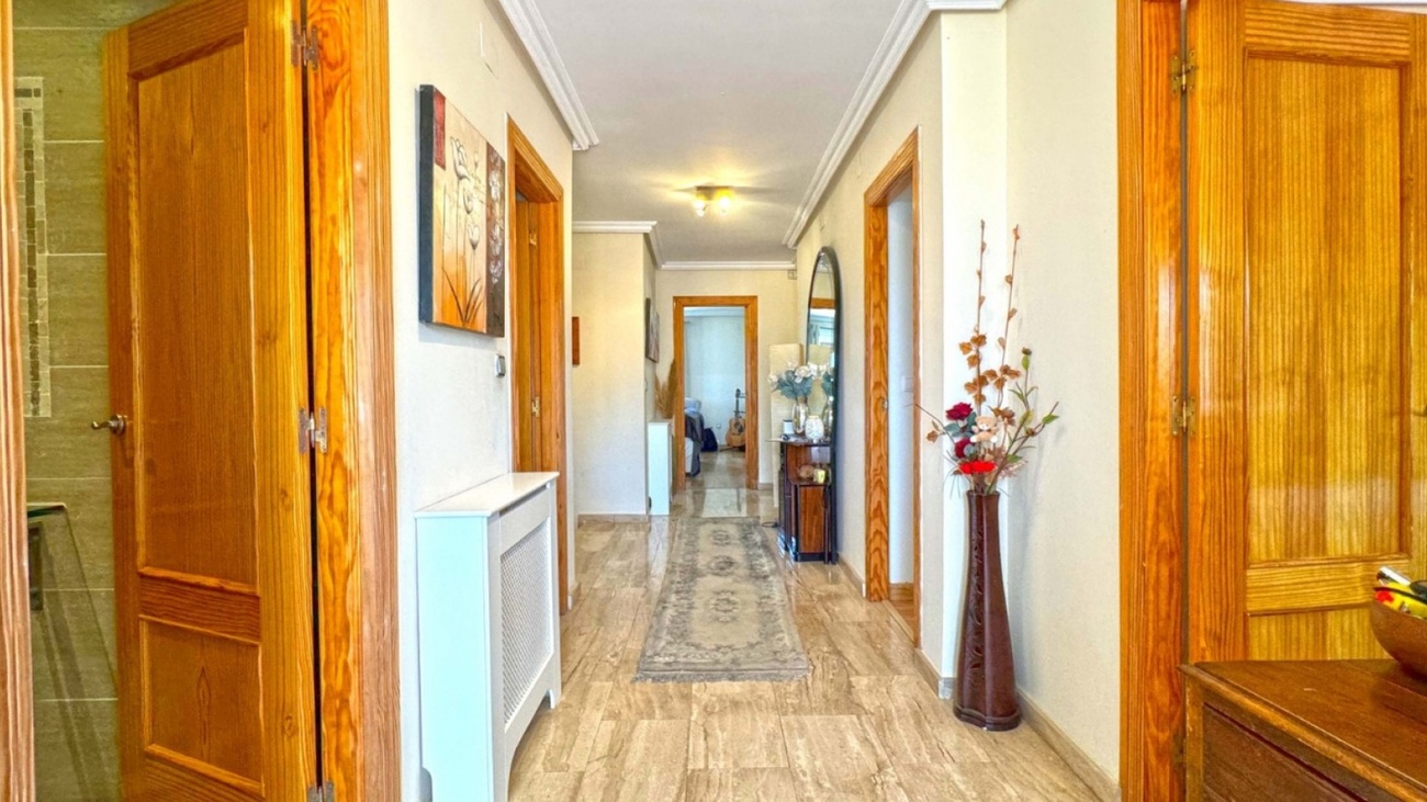 For sale - 6 Bedroom 6 Bathroom Villa in Torrevieja - Los Balcones  - Alicante