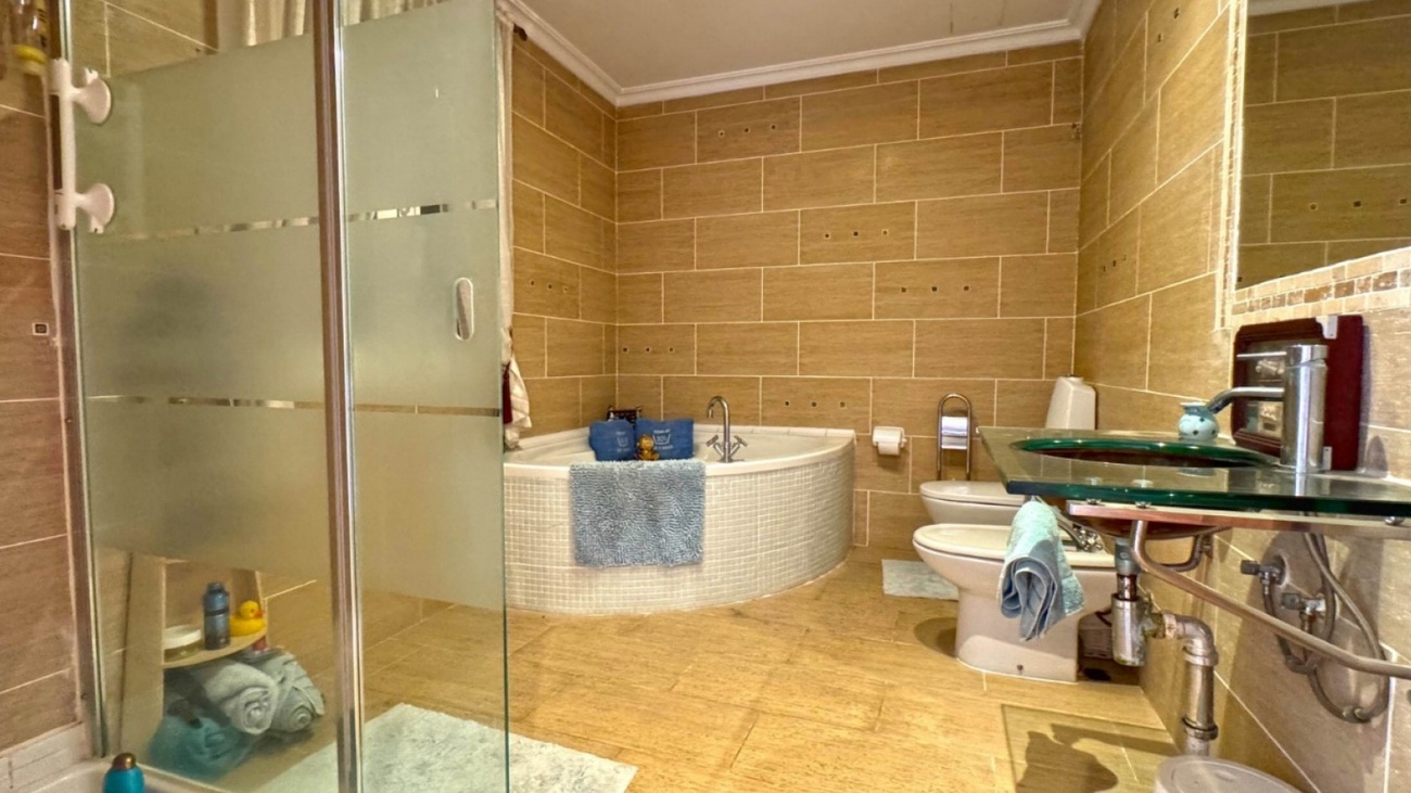 For sale - 6 Bedroom 6 Bathroom Villa in Torrevieja - Los Balcones  - Alicante
