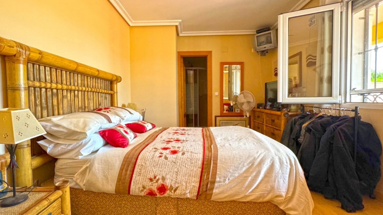 For sale - 6 Bedroom 6 Bathroom Villa in Torrevieja - Los Balcones  - Alicante