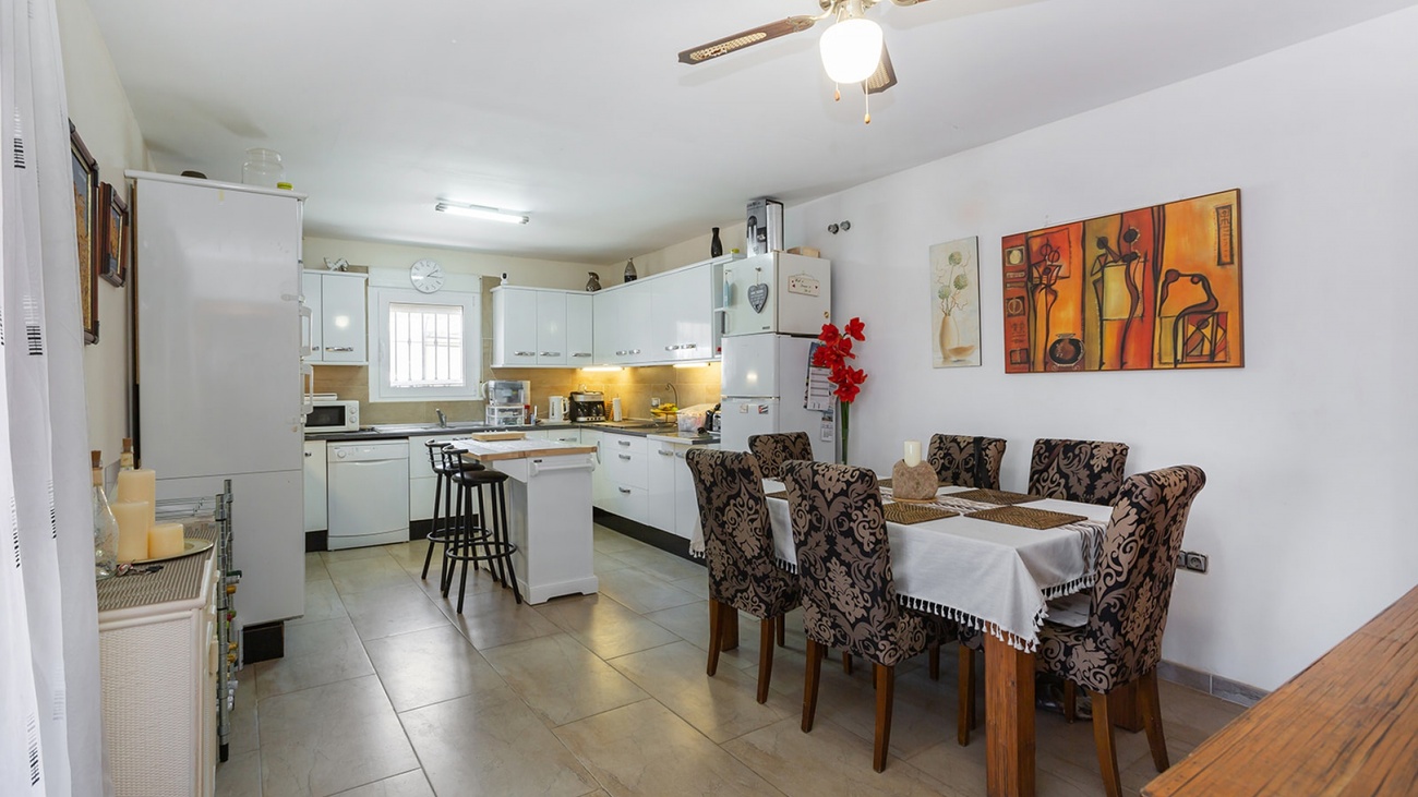 For sale - 6 Bedroom 6 Bathroom Villa in Torrevieja - Los Balcones  - Alicante