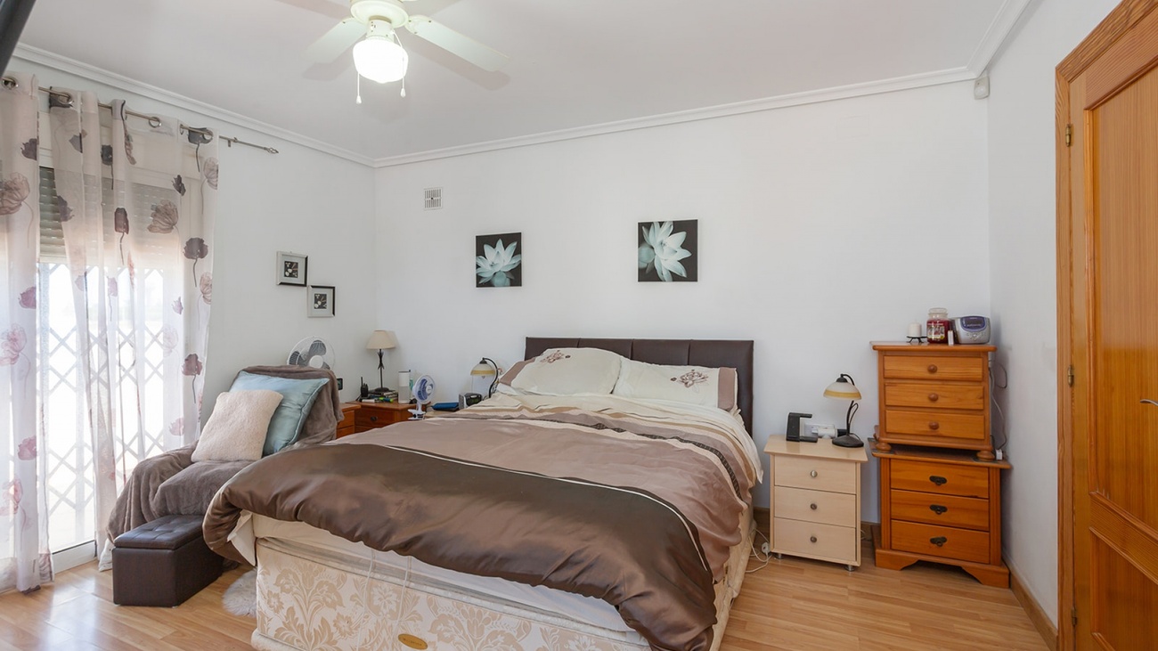 For sale - 6 Bedroom 6 Bathroom Villa in Torrevieja - Los Balcones  - Alicante