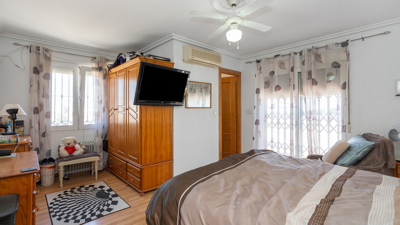 For sale - 6 Bedroom 6 Bathroom Villa in Torrevieja - Los Balcones  - Alicante