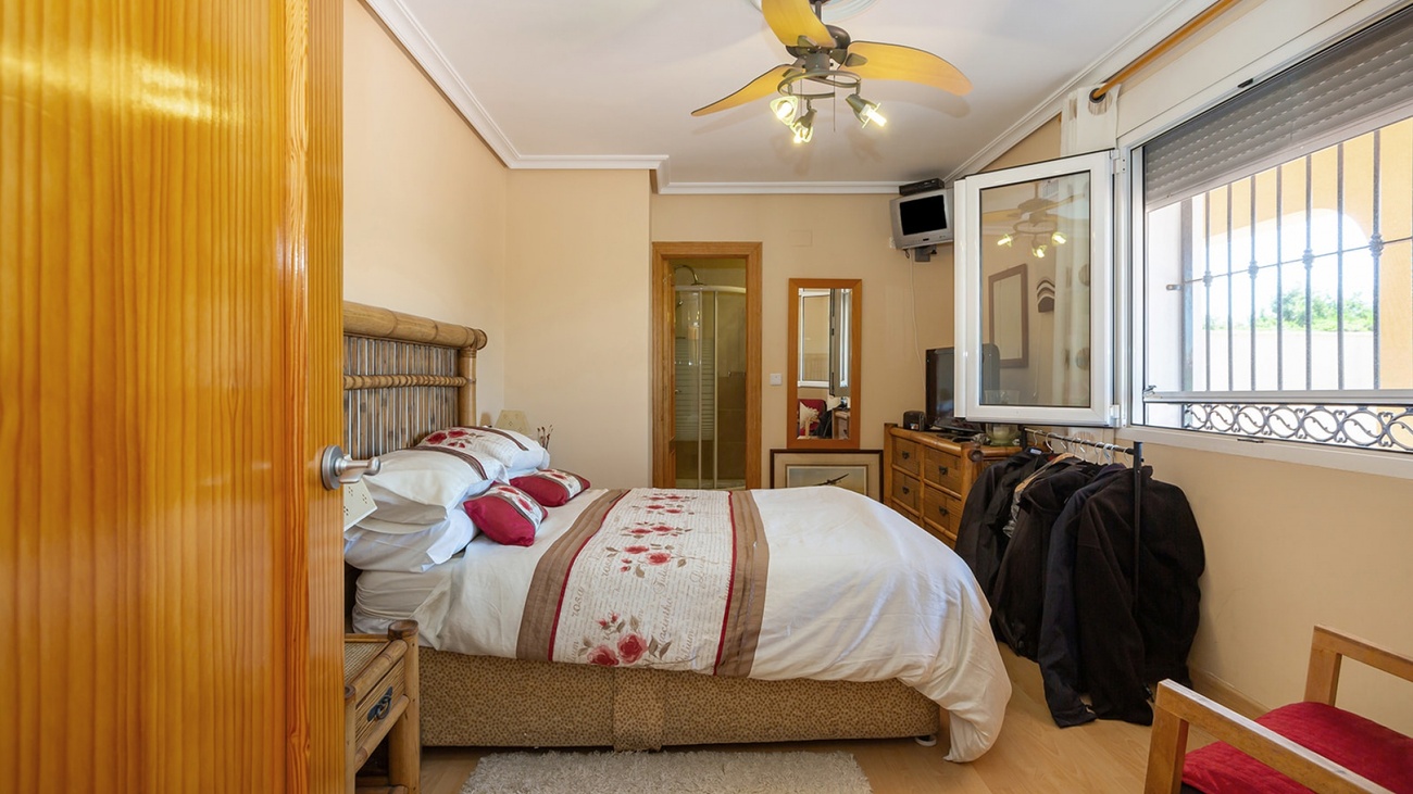 For sale - 6 Bedroom 6 Bathroom Villa in Torrevieja - Los Balcones  - Alicante