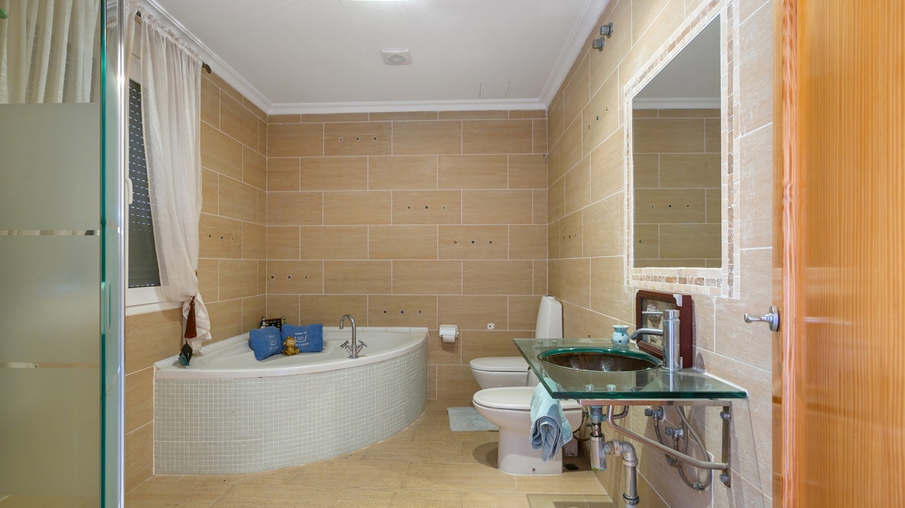 For sale - 6 Bedroom 6 Bathroom Villa in Torrevieja - Los Balcones  - Alicante