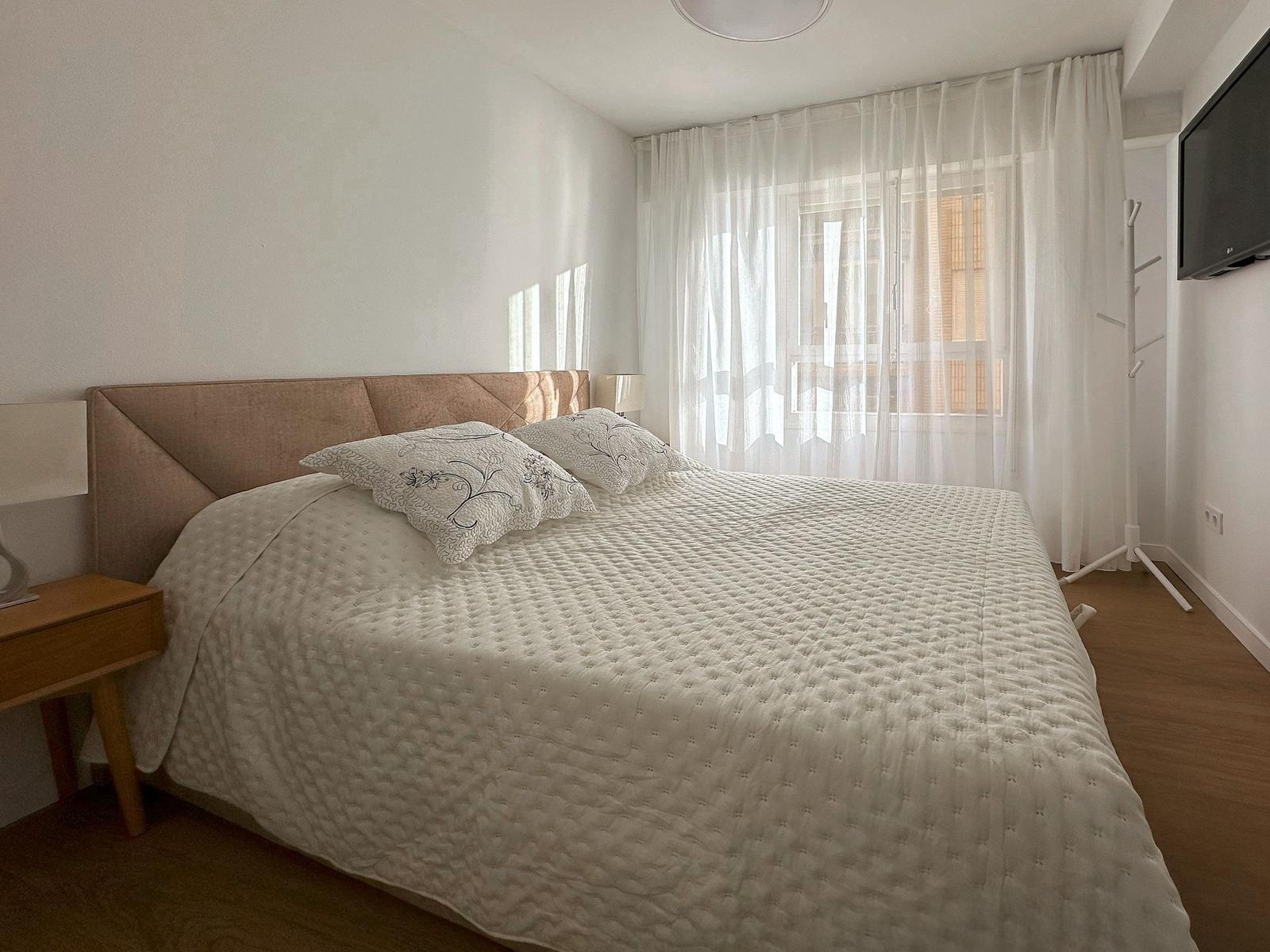 For sale - 4 Bedroom 2 Bathroom Apartment in Torrevieja - Playa Del Cura  - Alicante