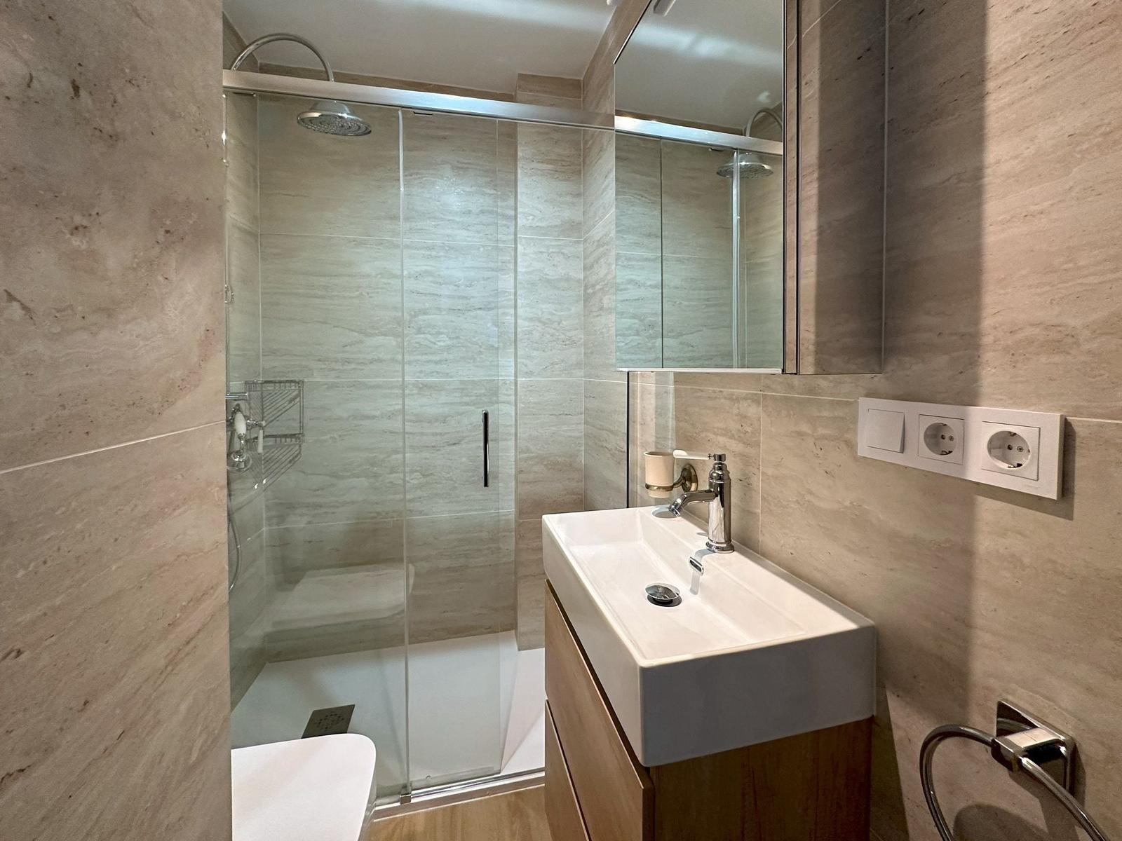 For sale - 4 Bedroom 2 Bathroom Apartment in Torrevieja - Playa Del Cura  - Alicante