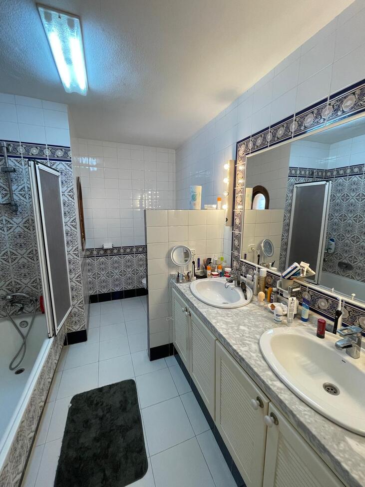 For sale - 3 Bedroom 3 Bathroom Villa in Villamartin - Costa Blanca  - Alicante