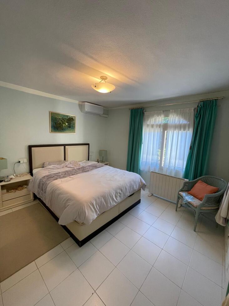 For sale - 3 Bedroom 3 Bathroom Villa in Villamartin - Costa Blanca  - Alicante