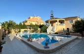 27-4-0-11-1107/79280, 3 Bedroom 2 Bathroom Villa in Torrevieja
