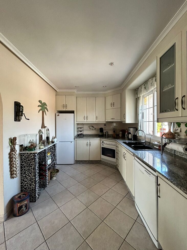 For sale - 3 Bedroom 2 Bathroom Villa in Torrevieja - aguas nuevas  - Alicante