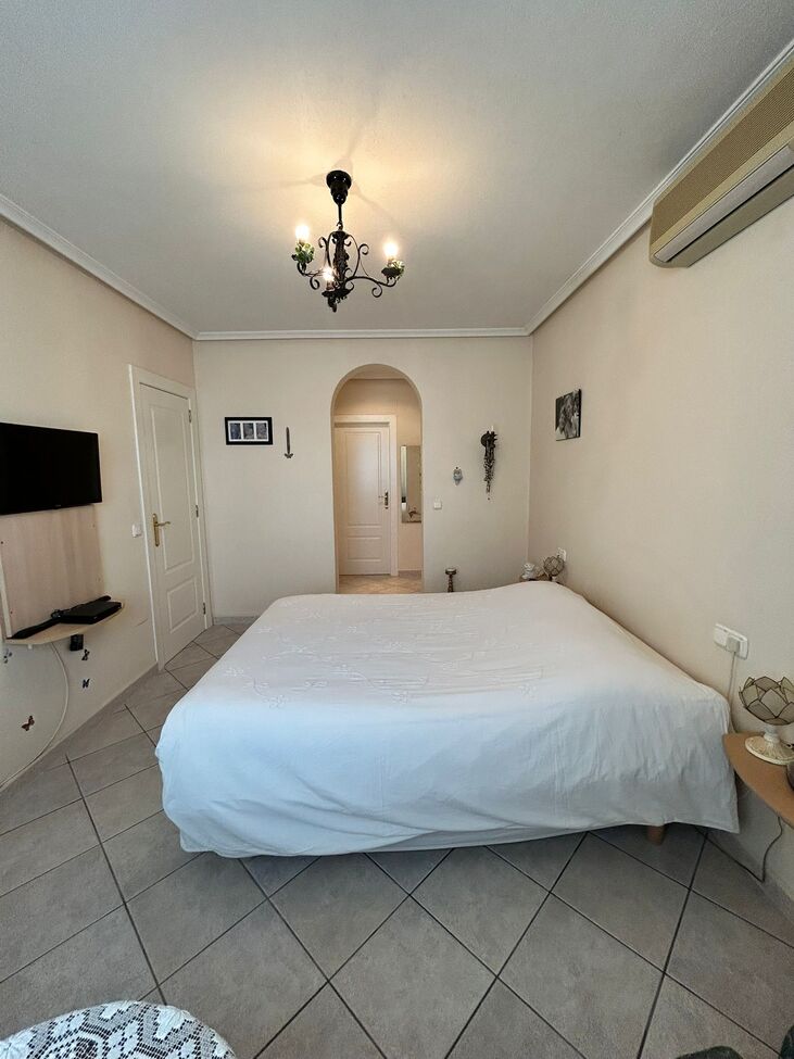 For sale - 3 Bedroom 2 Bathroom Villa in Torrevieja - aguas nuevas  - Alicante