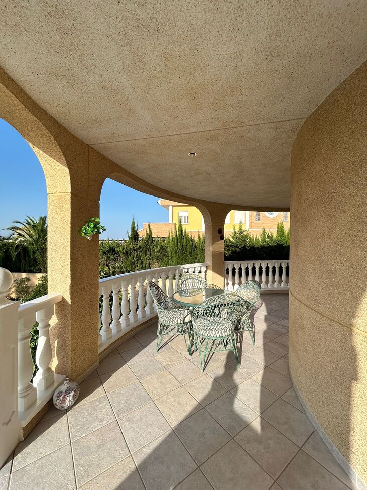 For sale - 3 Bedroom 2 Bathroom Villa in Torrevieja - aguas nuevas  - Alicante