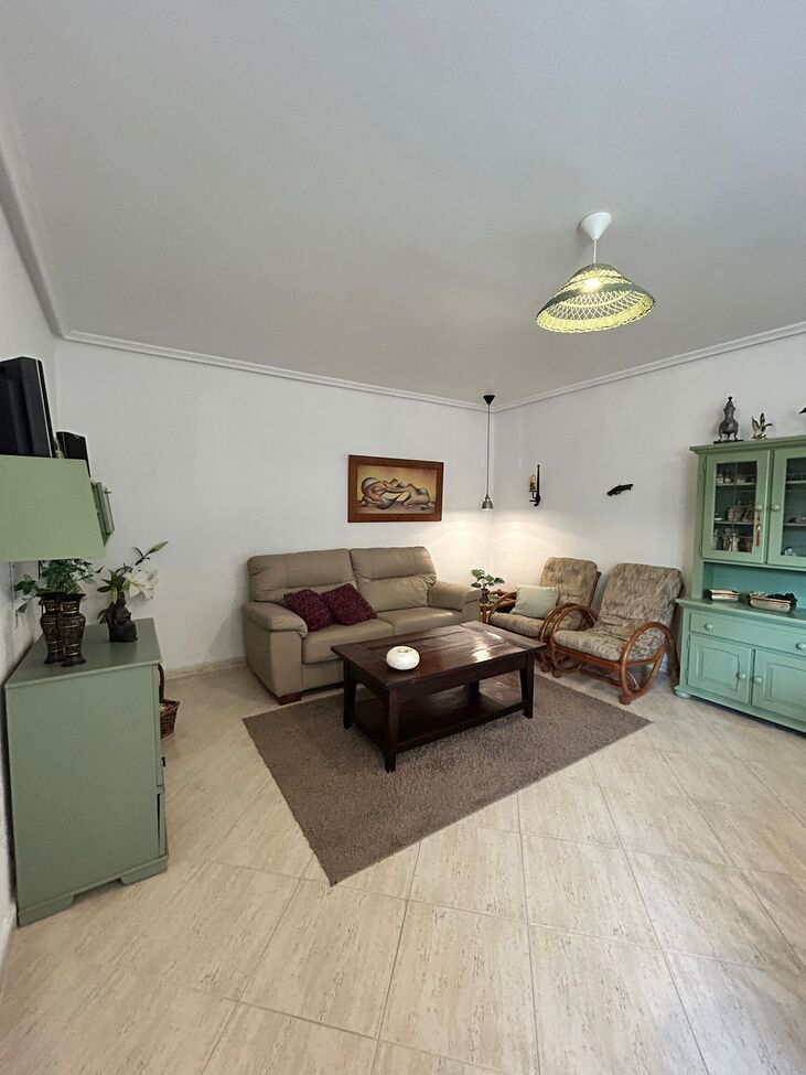 For sale - 3 Bedroom 2 Bathroom Villa in Torrevieja - aguas nuevas  - Alicante