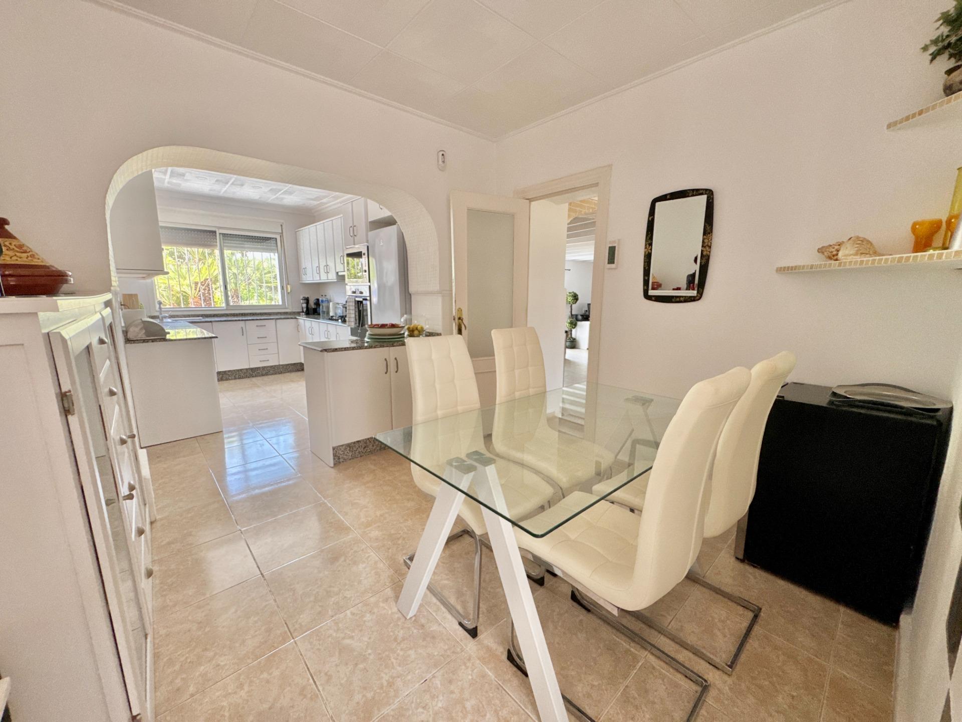 For sale - 7 Bedroom 5 Bathroom Villa in Dolores - Comunidad Valenciana  - Alicante