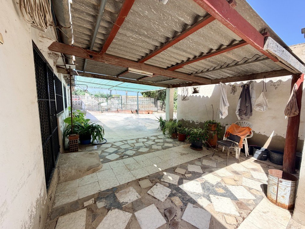For sale - 5 Bedroom 1 Bathroom Country House in La Marina - Costa Blanca  - Alicante