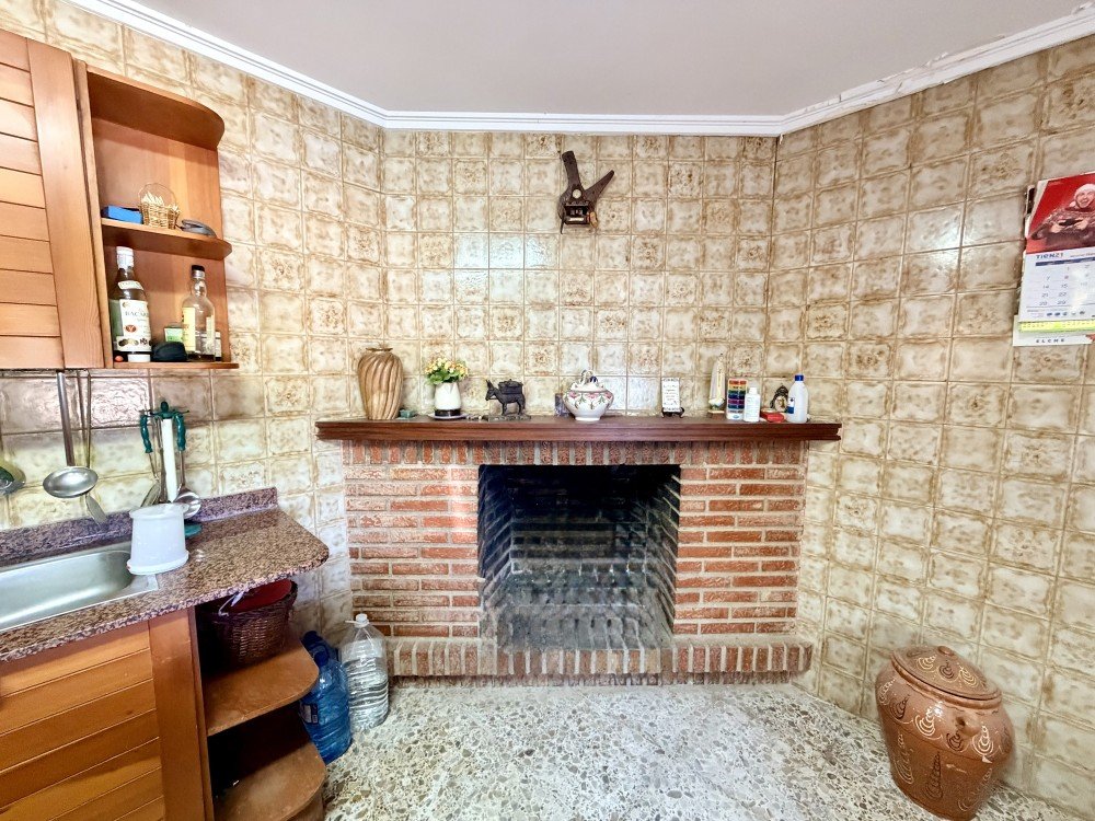 For sale - 5 Bedroom 1 Bathroom Country House in La Marina - Costa Blanca  - Alicante