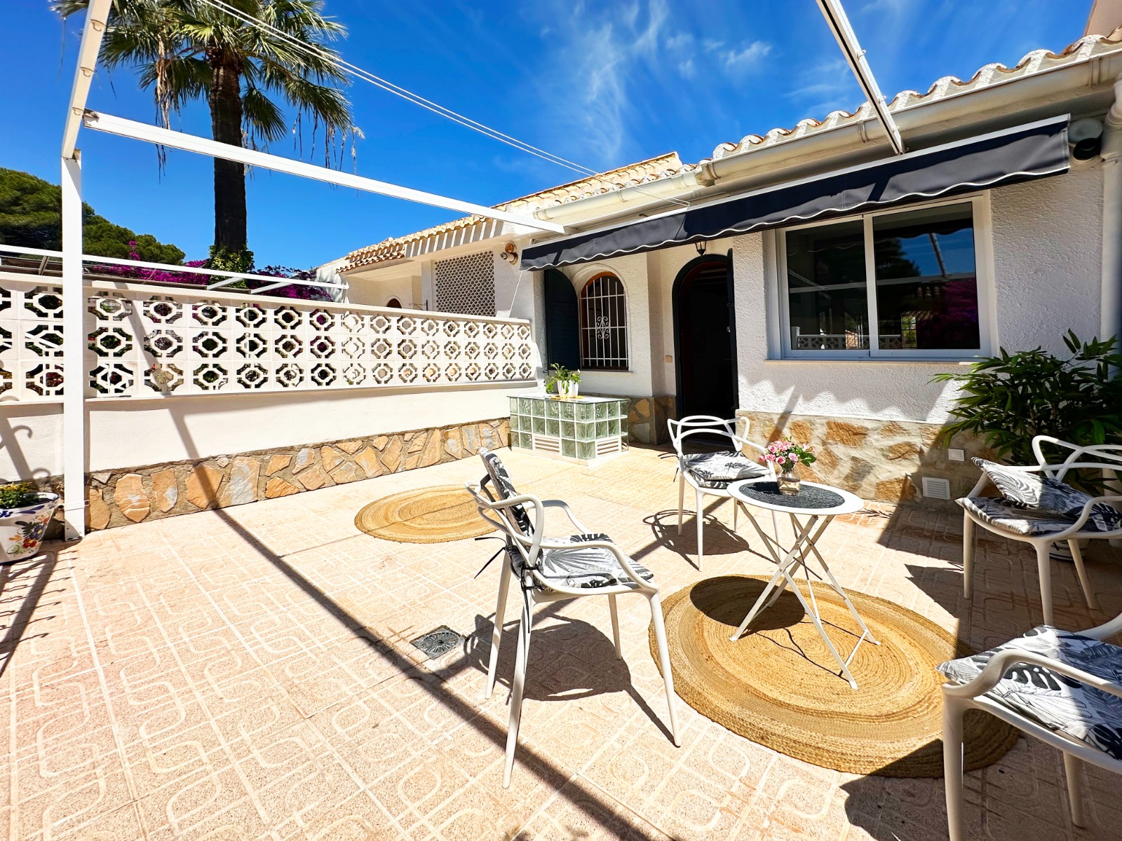 For sale - 3 Bedroom 3 Bathroom Town House in Orihuela Costa - Costa Blanca  - Alicante