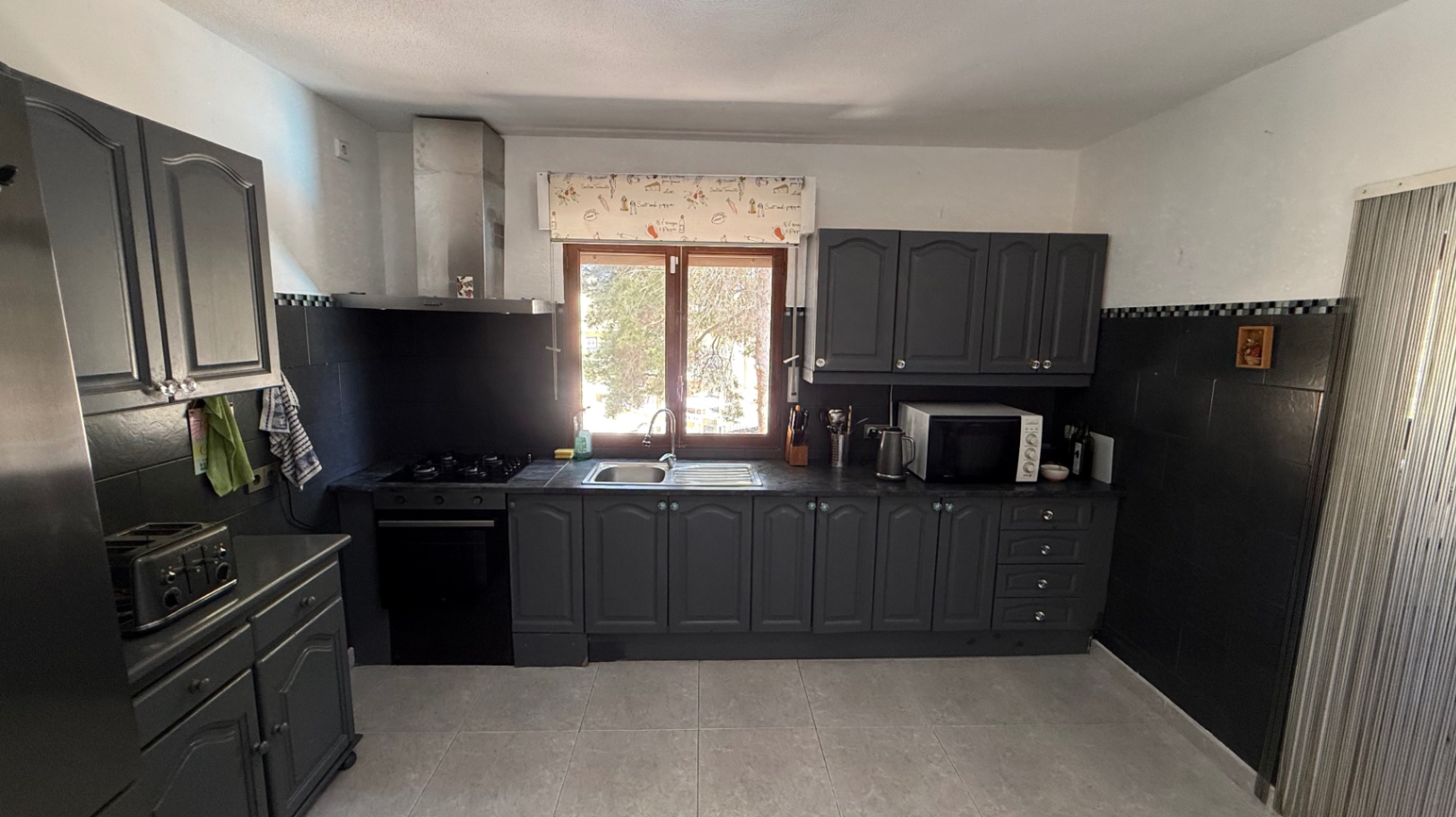 For sale - 6 Bedroom 3 Bathroom Villa in Orihuela - Inland  - Alicante