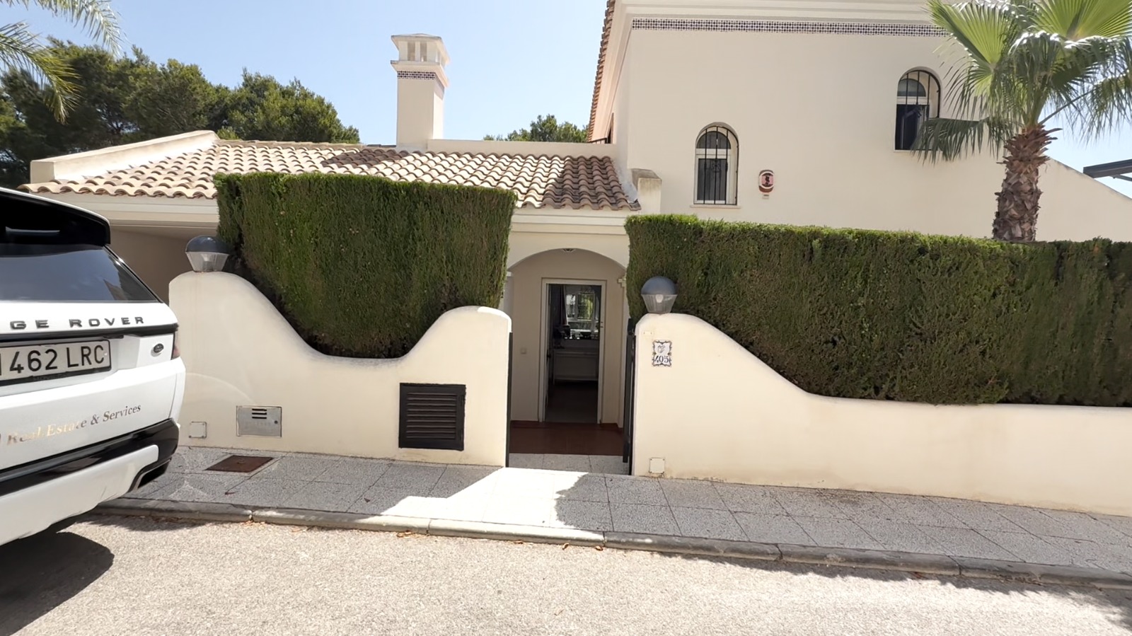 For sale - 4 Bedroom 2 Bathroom Villa in Las Ramblas Villamartin - Inland  - Alicante