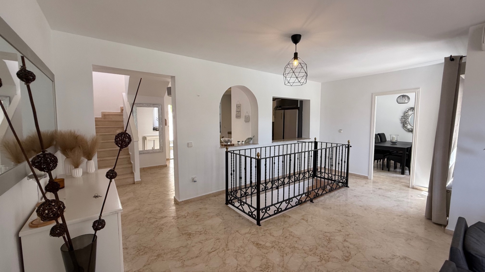 For sale - 4 Bedroom 2 Bathroom Villa in Las Ramblas Villamartin - Inland  - Alicante