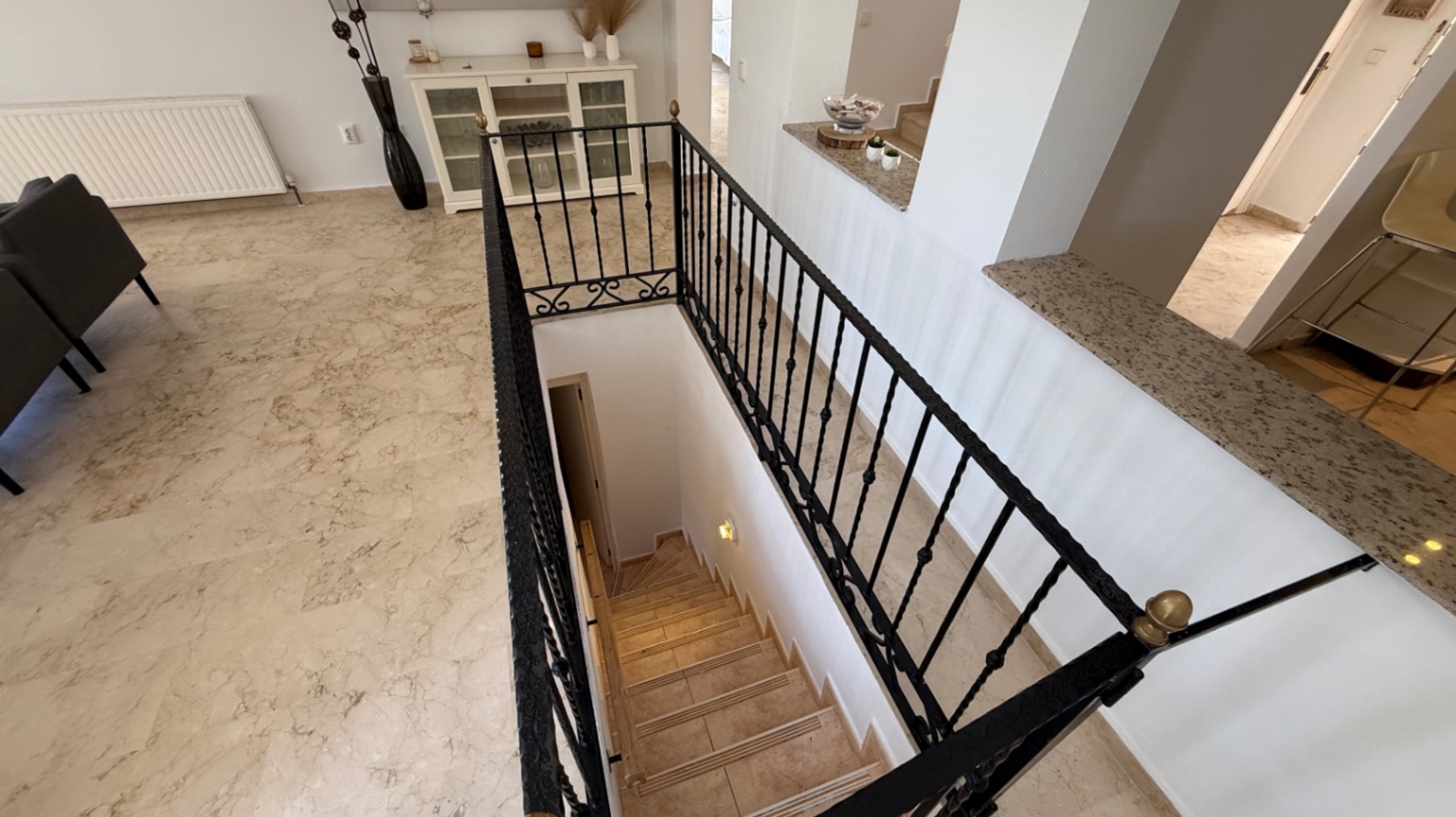 For sale - 4 Bedroom 2 Bathroom Villa in Las Ramblas Villamartin - Inland  - Alicante