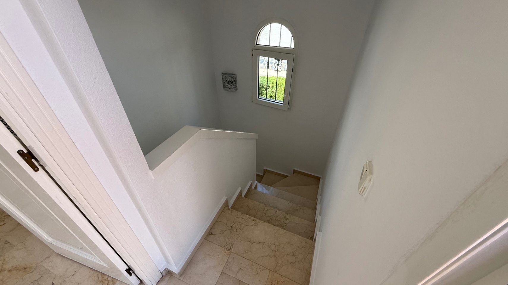 For sale - 4 Bedroom 2 Bathroom Villa in Las Ramblas Villamartin - Inland  - Alicante